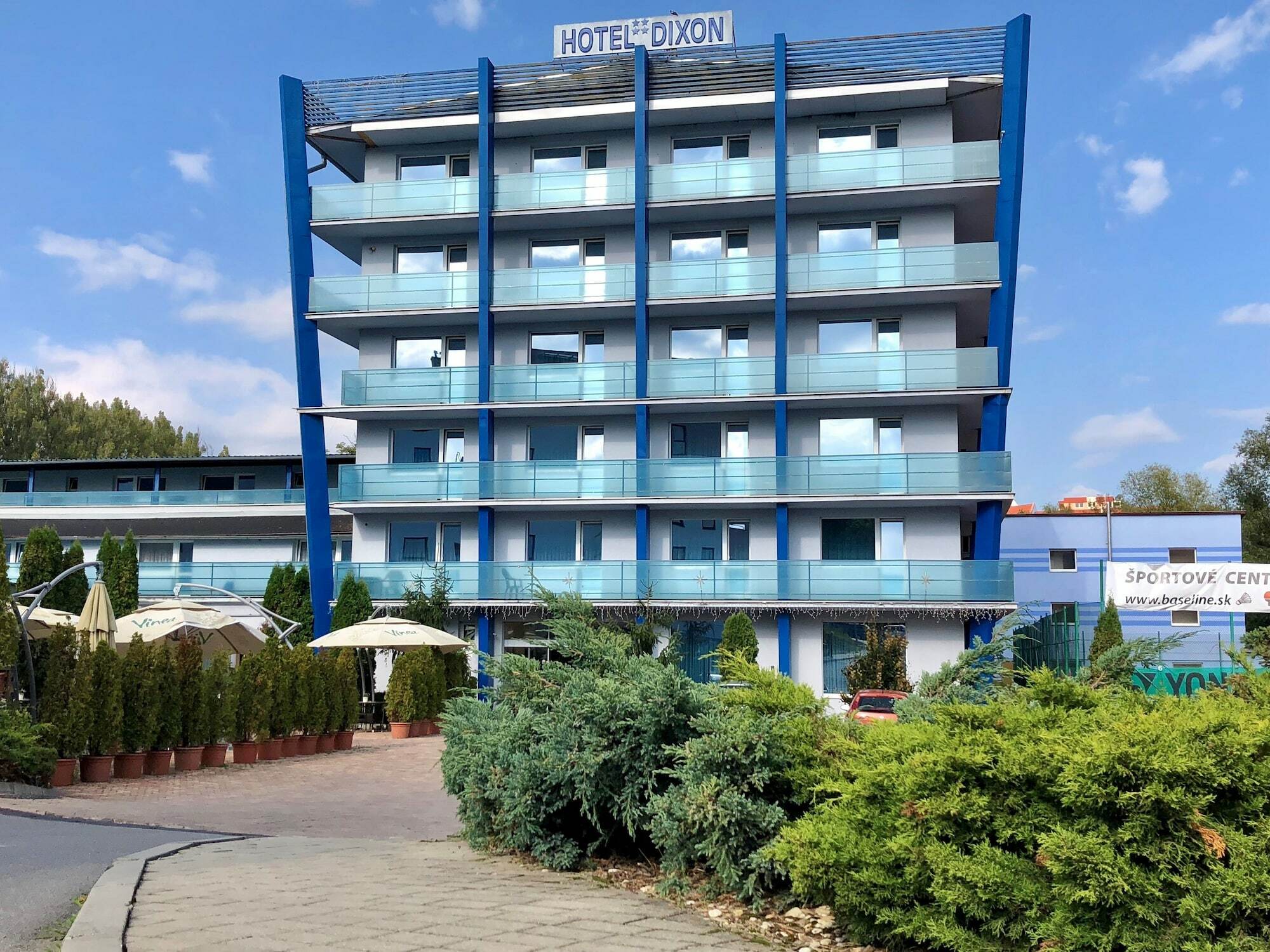 Hotel Dixon So Vstupom Do Bazena A Virivky Zdarma - Free Entrance To Pool And Jacuzzi Included Banska Bystrica Luaran gambar