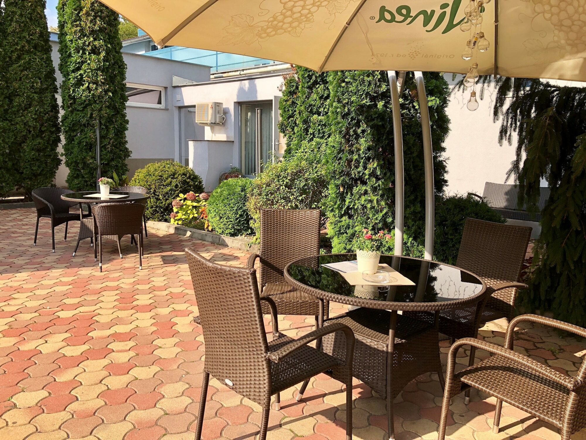 Hotel Dixon So Vstupom Do Bazena A Virivky Zdarma - Free Entrance To Pool And Jacuzzi Included Banska Bystrica Luaran gambar