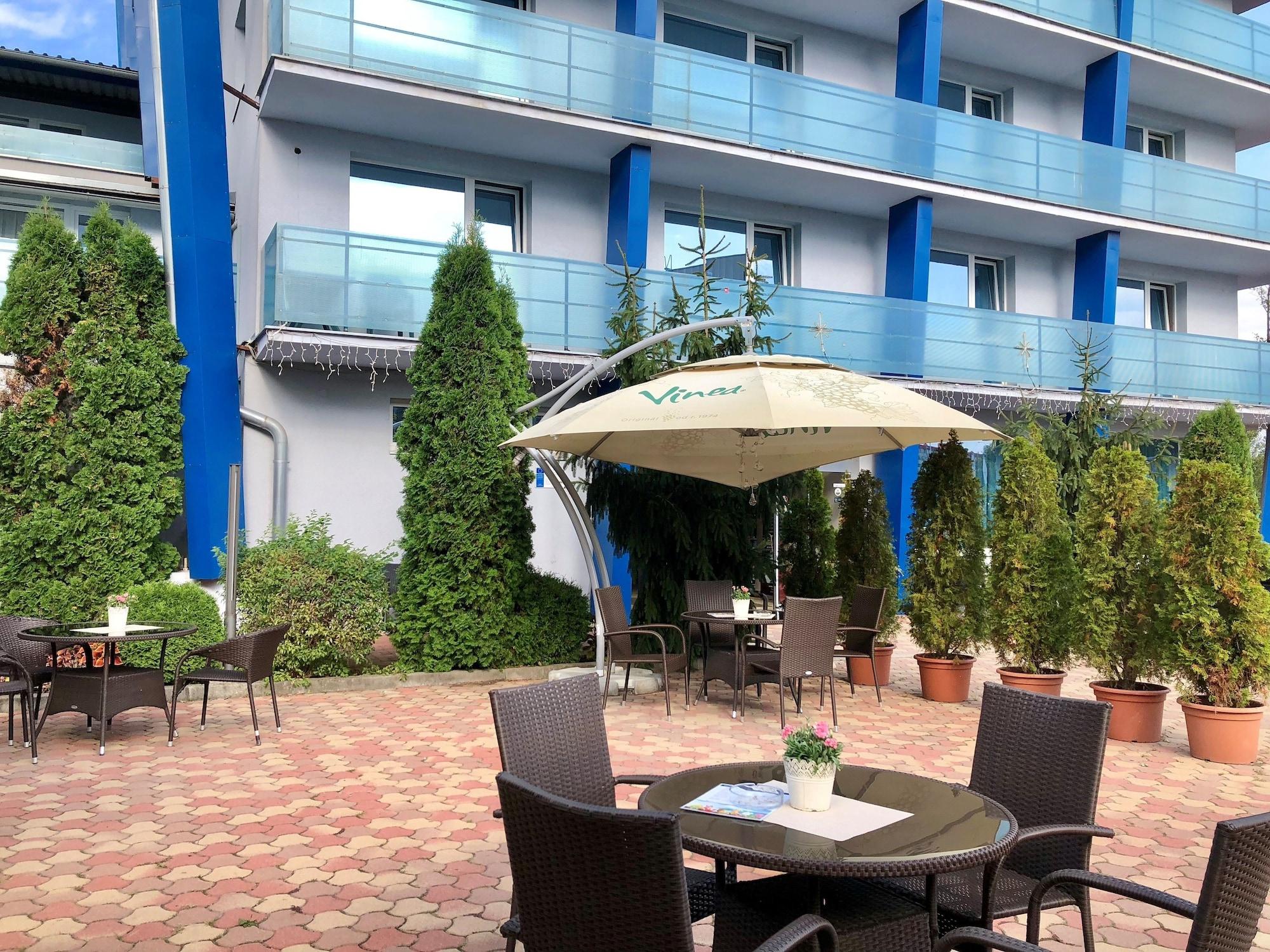 Hotel Dixon So Vstupom Do Bazena A Virivky Zdarma - Free Entrance To Pool And Jacuzzi Included Banska Bystrica Luaran gambar